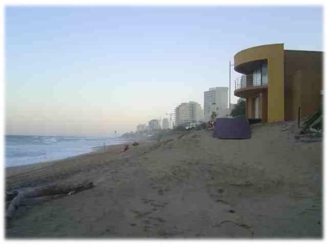 Beachfront Luxury @ Umhlanga Durban Buitenkant foto