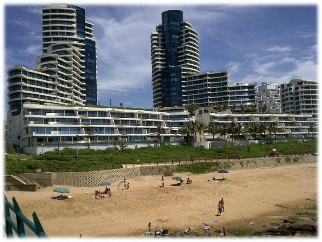 Beachfront Luxury @ Umhlanga Durban Buitenkant foto
